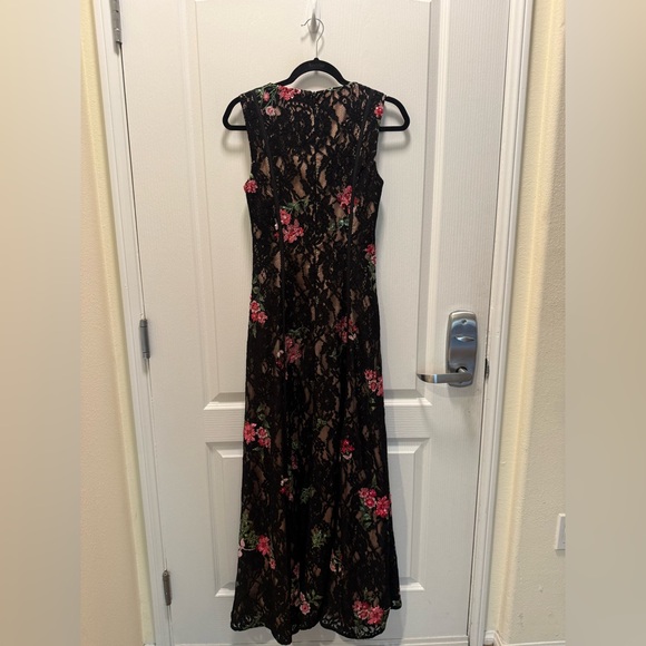 Elliatt Morgaine Lace Gown in Black size S NWT Black-tie events Galas Evening - Picture 8 of 9